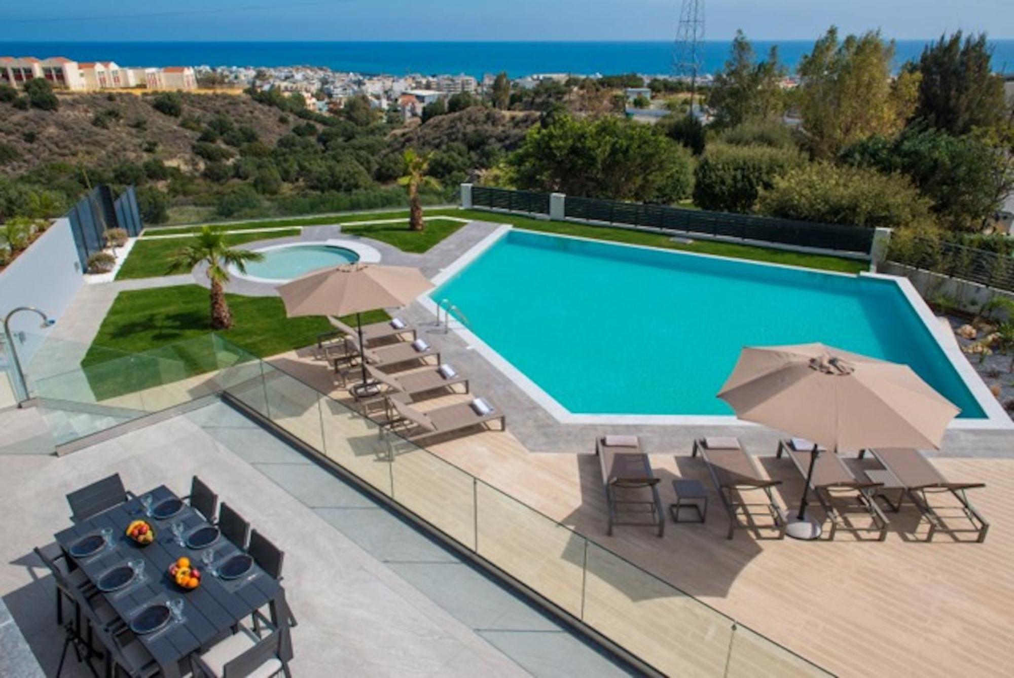 Orama Luxury Villa 4 Bedrooms With Private Pool Herszonisszosz Kültér fotó